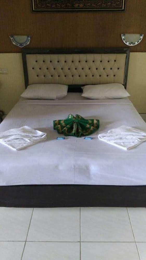 Hotel Yuriko Bukittinggi Zewnętrze zdjęcie