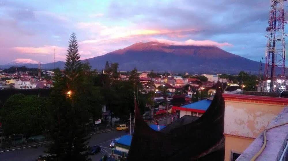 Hotel Yuriko Bukittinggi Zewnętrze zdjęcie